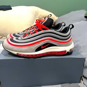 air max 97’s size 10 men